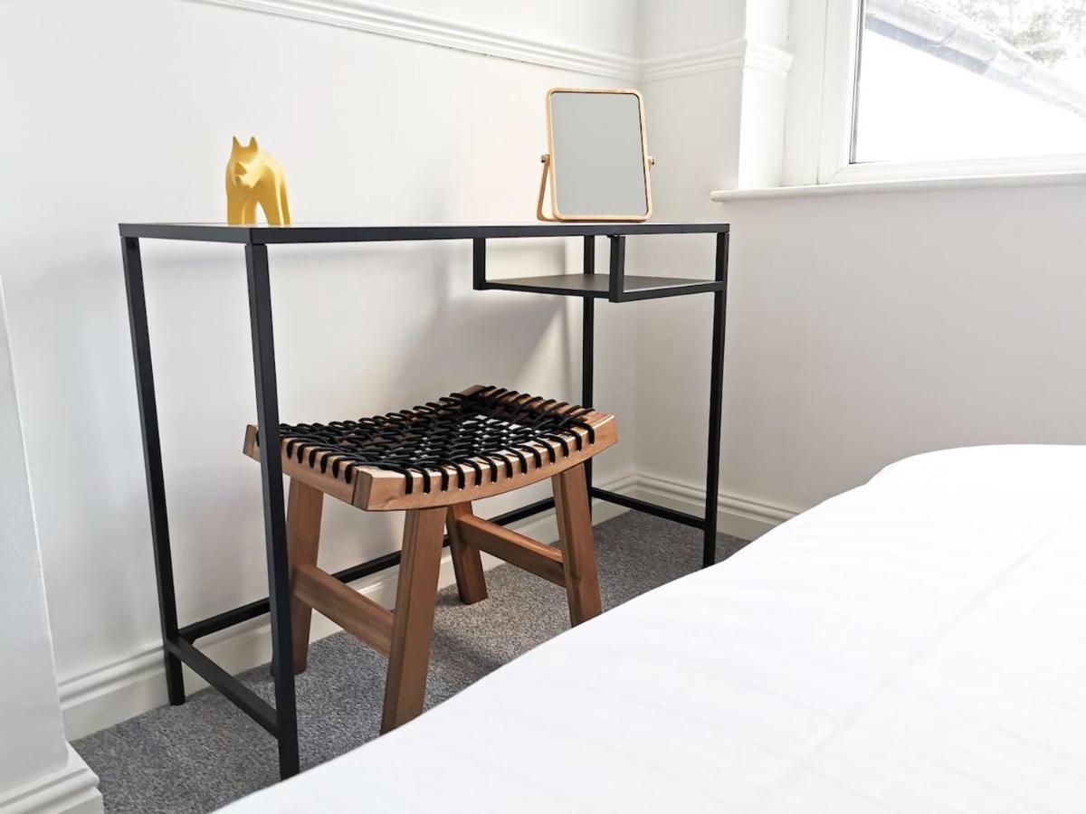 Railway Street By Switchback Apartment *